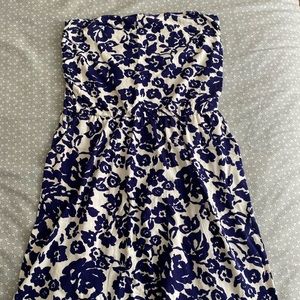 Gap floral dress, strapless with pockets! Size L